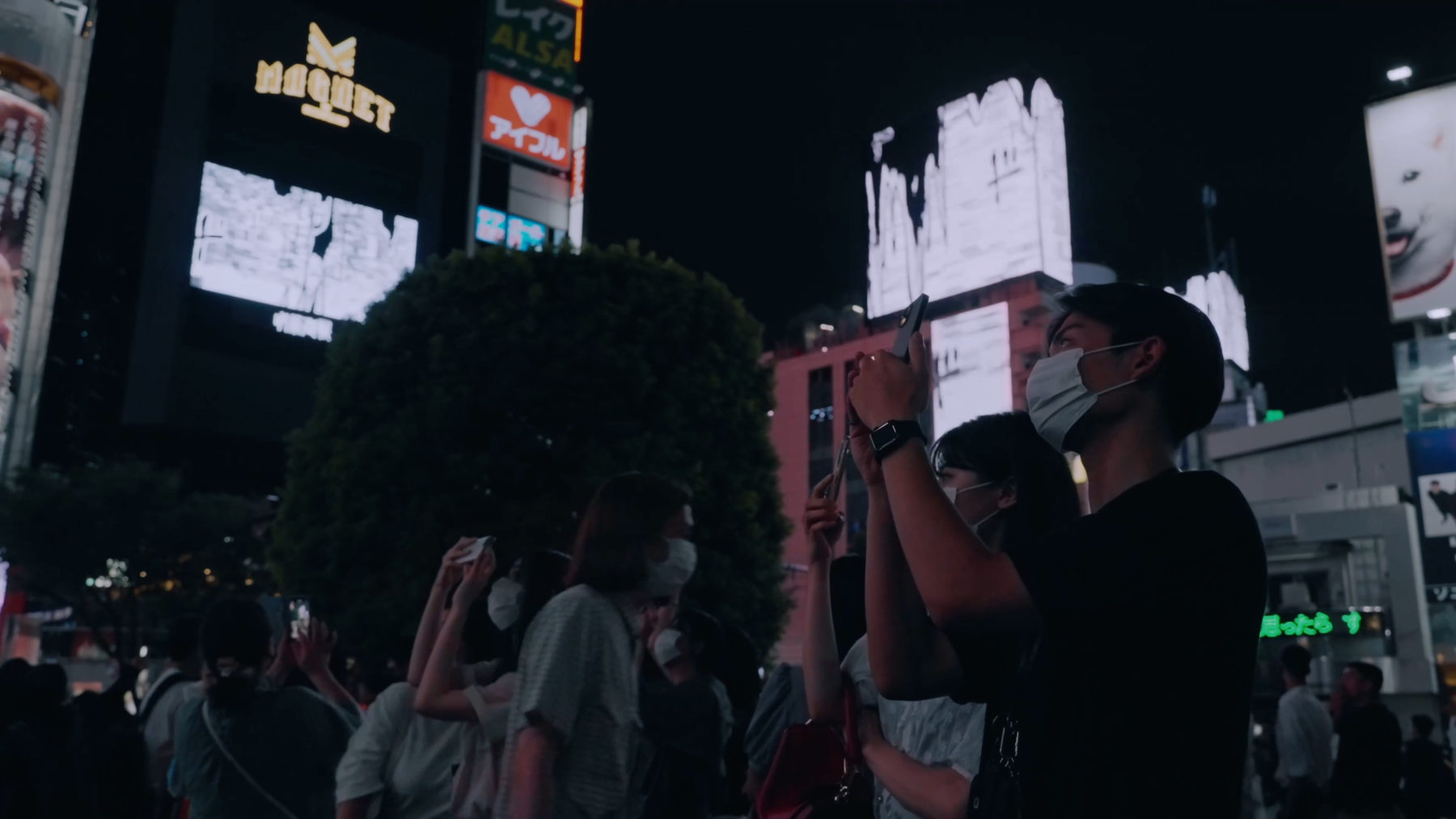 集英社 — 呪術廻戦 渋谷13面連動デジタルサイネージ 2